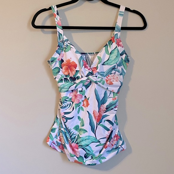 Tommy Bahama Other - Tommy Bahama TROPI-CALLING FLORAL UNDERWIRE TANKINI